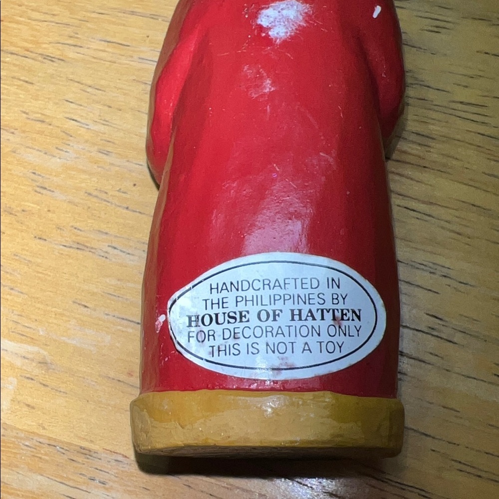 House of Hatten Festive Santa Claus Ornament  Designed by Susan M Smith 1995 - Picture 5 of 6